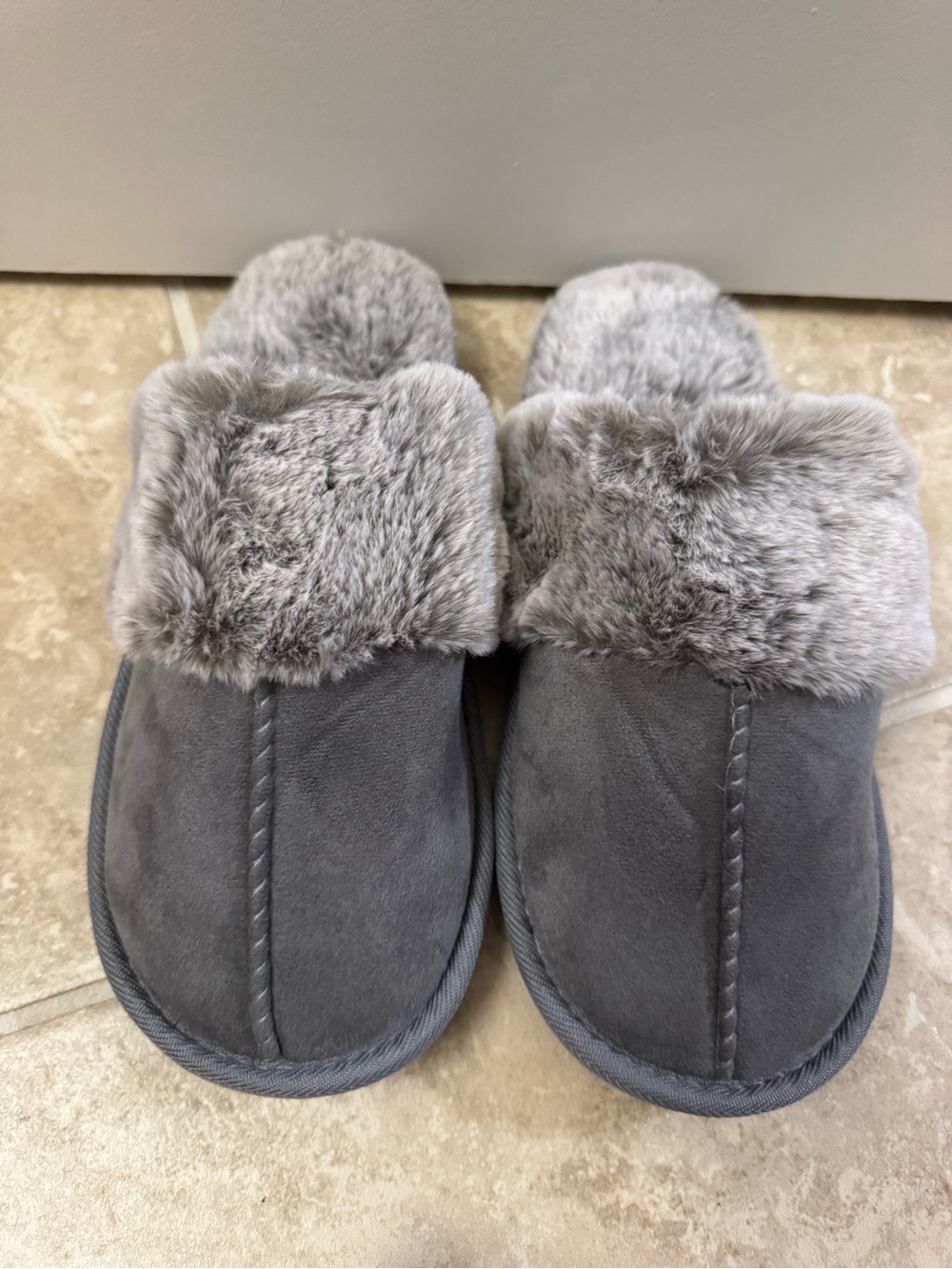 Cozy Grey Faux Fur Lined Slip-On Slippers 9.5-10.5 Women’s